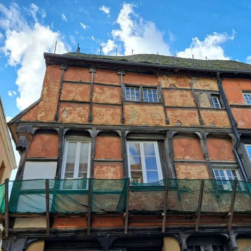 VOTEZ POUR RESTAURER LA MAISON ROUGE !