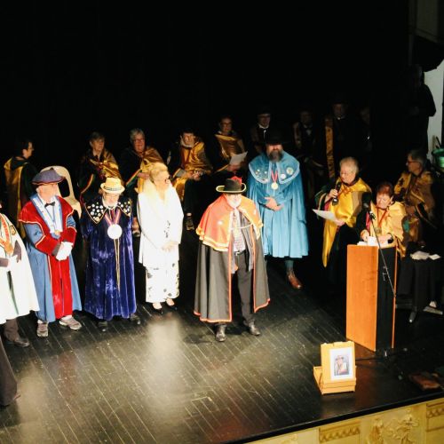 CONFRÉRIE DES CULS D'OURS ET CABINETS D'VIGNES